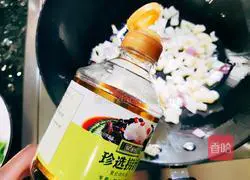 Illustration of how to make sweet and sour lotus root 8