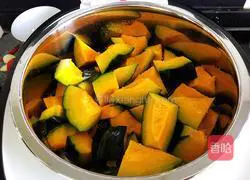 Illustration of how to make Beibei pumpkin with sauce 5