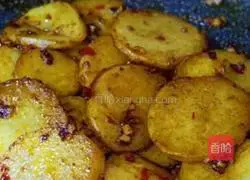 Illustration of how to make homemade potato chips 4