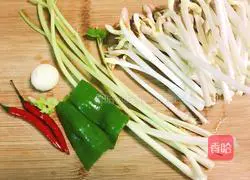 Sichuan - Recipe for Refreshing Peanut Buds 1