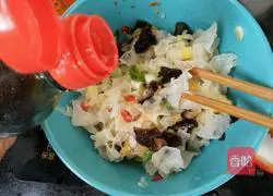 Illustration of how to make cold double ears 8