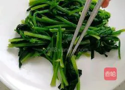 Illustration of how to make sesame spinach 2