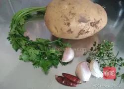 Illustration of how to make spicy and sour potato shreds 1