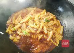 Xiabu Sichuan Weilang Illustration of making potato chips 5