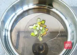 Illustration of how to make zucchini in oyster sauce 3