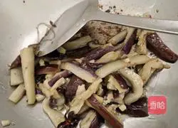 Illustration of braised eggplant in oil 9