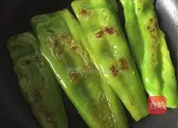 Illustration of the homemade version of tiger skin hot peppers 5