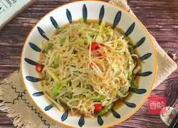 Illustration of how to make cold mung bean sprouts 6