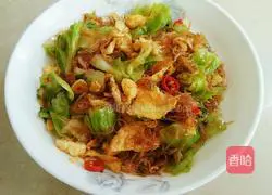 Illustration of how to stir-fry vermicelli with cabbage 15