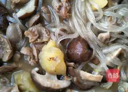 Illustration of how to make stewed potatoes with precious mushrooms 22