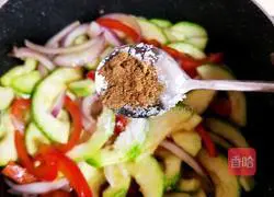 Stir-fried zucchini# Summer Refreshing Light Food# Recipe Illustration 12