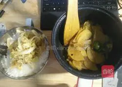 Illustration of how to make fried potato slices with green pepper 14