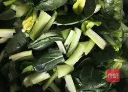 Illustration of how to make rapeseed shrimp skin 1