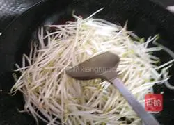 Illustration of how to make stir-fried bean sprouts 4