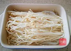 Illustration of how to make spicy enoki mushroom vermicelli 8