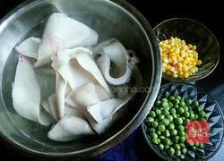 Illustration of how to make colorful pig skin jelly 1