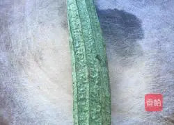 Illustration of how to make homemade loofah and egg soup 1