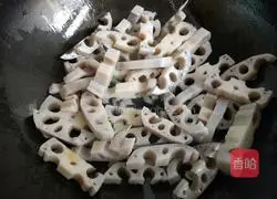 Illustration of making sweet and sour lotus root strips 9