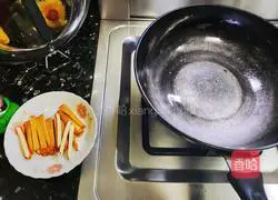 Illustration of how to make stir-fried chrysanthemum and fragrant dried chrysanthemum 2