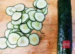 Illustration of how to make tomatoes and cucumbers 3