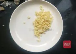 Illustration of how to make lotus pond stir-fry 6