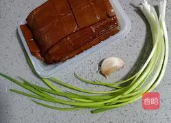 Illustration of how to make cold dried tofu 1