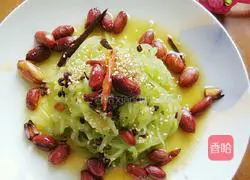 Illustration of how to make shredded cold lettuce 12