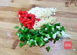 Illustration of how to make cold hand-shreded eggplant 2