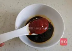 Illustration of how to make plain rolls with three shreds and dipped in pickles 7