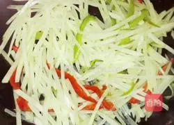 Illustration of how to make spiced potato shreds 2