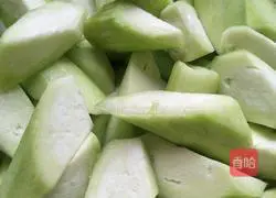 Illustration of how to make bean foam loofah 6