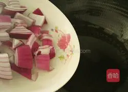 Illustration of how to make fried onions and potatoes 4