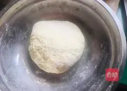 Illustration of how to make sweet potato balls 3