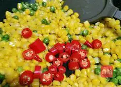 Pine kernel corn#New Year's Eve dinner recipe illustration 6