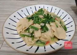 Illustration of how to make stir-fried bean curd with leeks 9