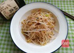 Illustration of how to make soy-flavored mung bean sprouts 8