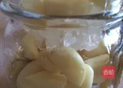 Illustration of how to make Laba garlic 4