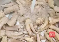 Illustration of how to make chicken feet with pickled peppers 8