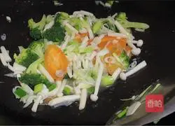Illustration of how to stir-fry seasonal vegetables 9