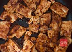 Illustration of Homemade Sizzling Tofu 4