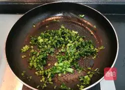 Illustration of how to make fried rice cakes with radish tassels 11