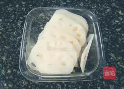 Illustration of home-style stir-fried lotus root slices 1