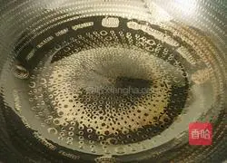 Illustration of how to stir-fry pu melon and fungus 5