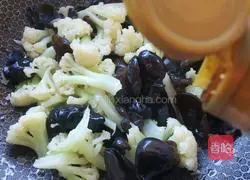 Illustration of how to make fried fungus with cauliflower 9