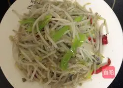 Illustration of how to make green pepper and bean sprouts 5