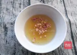 Honey glutinous rice lotus root recipe 10