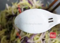 Illustration of how to make spiced potato shreds 15