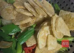 Illustration of how to make dry pot potato slices 3