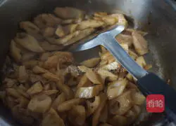 Illustration of how to make sweet and sour lotus root 6