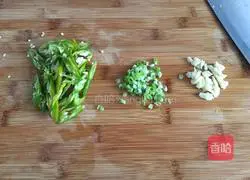 Illustration of how to make green pepper and potato shreds 4